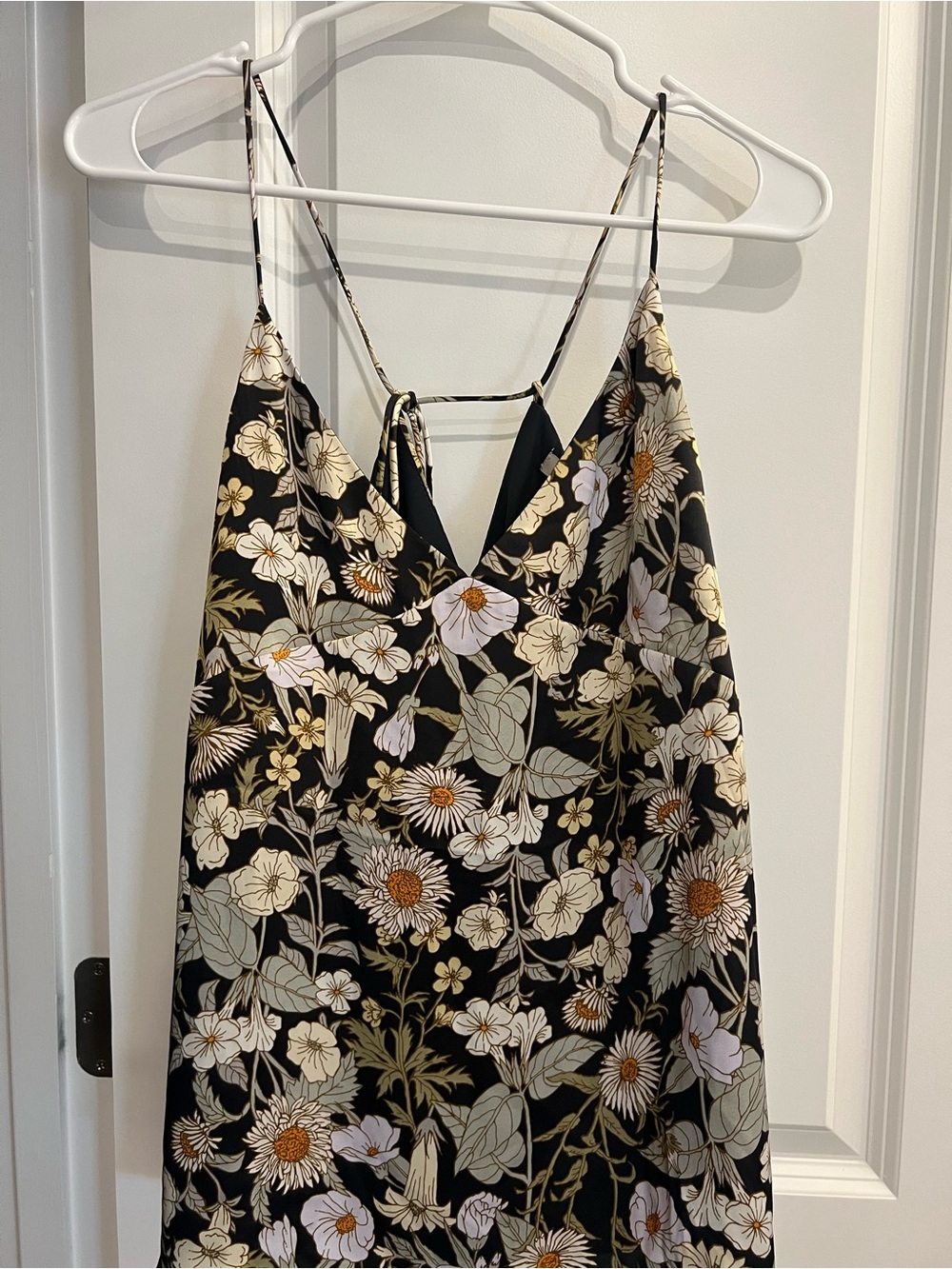 H&M Black Floral V-Neck Spaghetti Strap Camisole